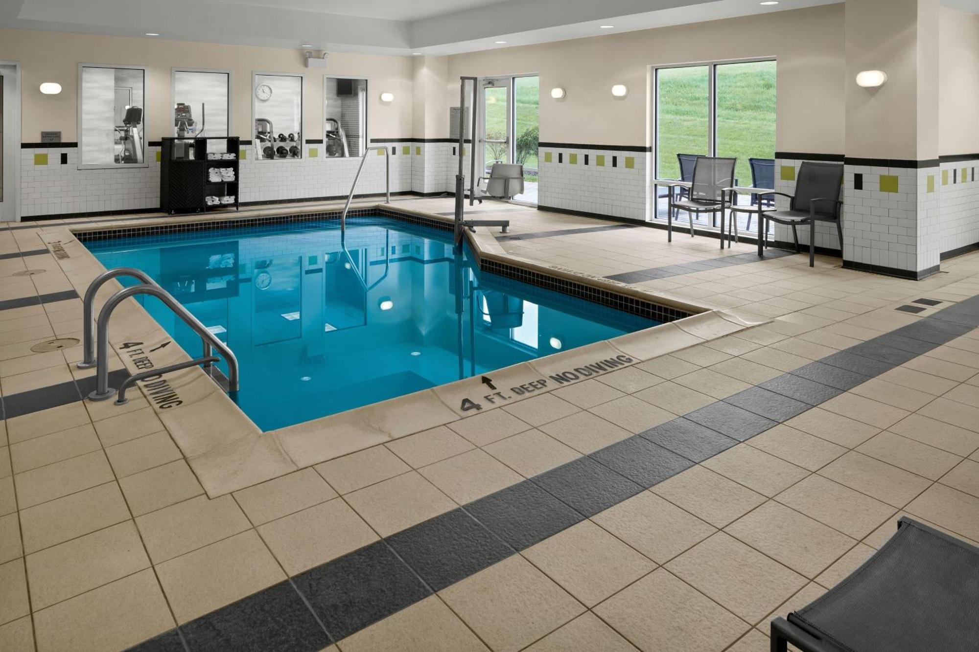 Fairfield Inn & Suites Bedford Exterior photo